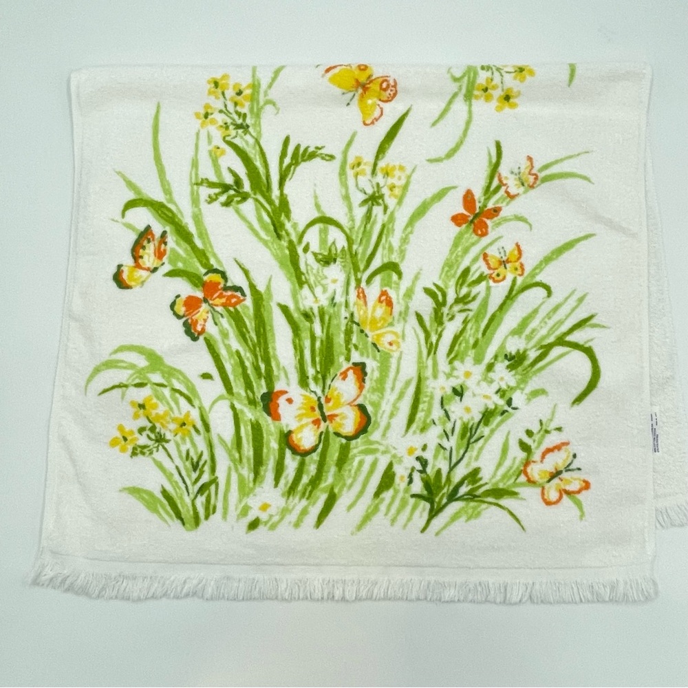 Vintage Bath Towel Butterfly Flowers Floral Kitsch Retro White‎ Green Terrycloth